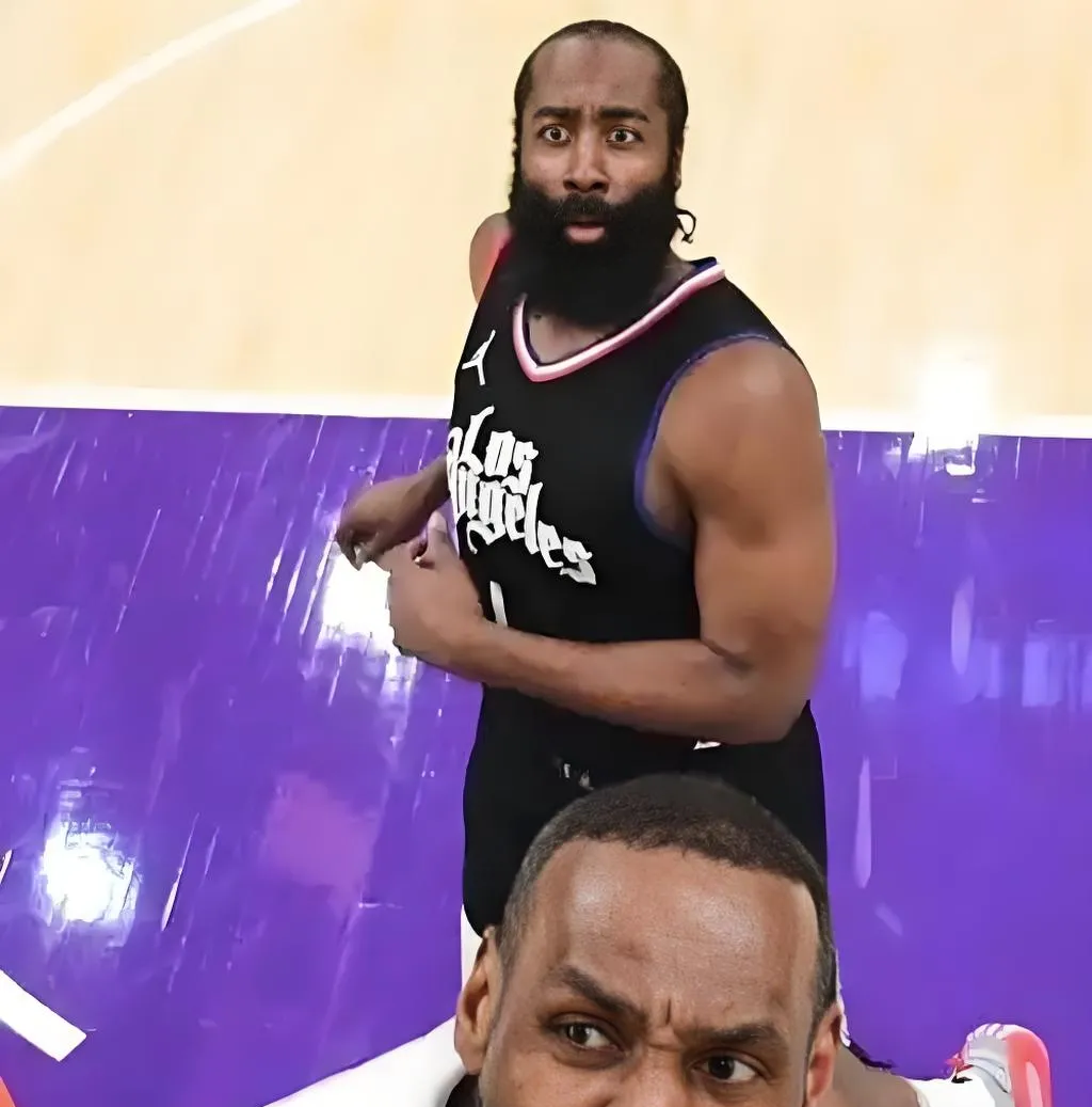 STAR SPORTS- 詹姆斯在fpx比赛中回归赛场,关键助攻引发热议的是谁 