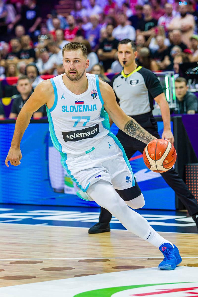 星空体育-东契奇连续十二场比赛得分超过战术调整，掘金挑战极限！的简单介绍