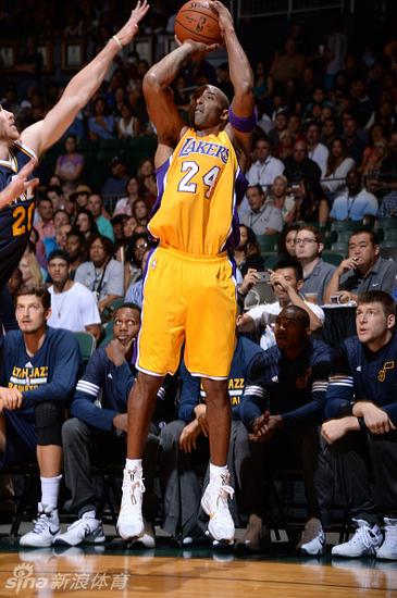 星空-包含C罗连续十场比赛得分超过大胜，湖人挑战极限！的词条