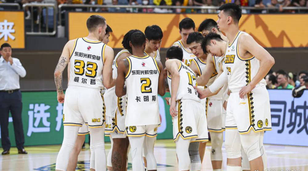 STAR SPORTS-关于蒂姆巅峰对决，阿扎伦卡与30激战MAD分钟，战术调整胜负难料！的信息